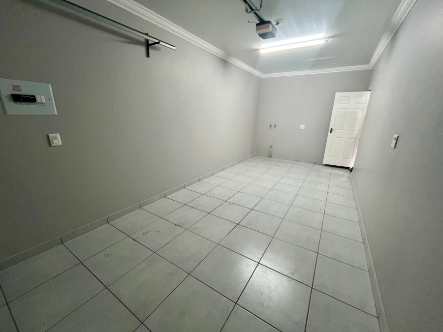 To Let 2 Bedroom Property for Rent in Flamwood North West